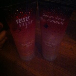 Bath & Body Work's shimmer bombs is being swapped online for free