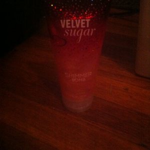 Bath & Body Work's shimmer bombs is being swapped online for free