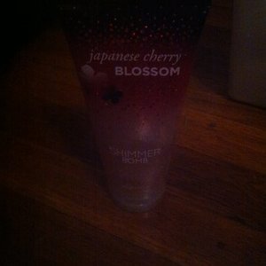 Bath & Body Work's shimmer bombs is being swapped online for free