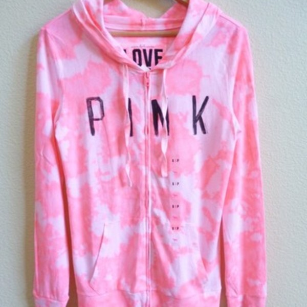 Victoria's Secret Hoodie Small Tie Dye is being swapped online for free