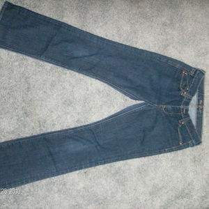 Old navy Jeans is being swapped online for free