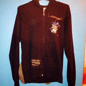 Ed hardy tracksuit top 10/12 uk m is being swapped online for free