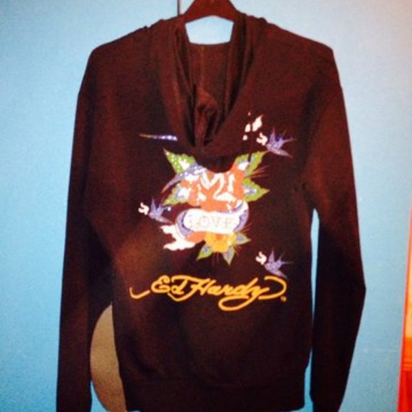 Ed hardy tracksuit top 10/12 uk m is being swapped online for free