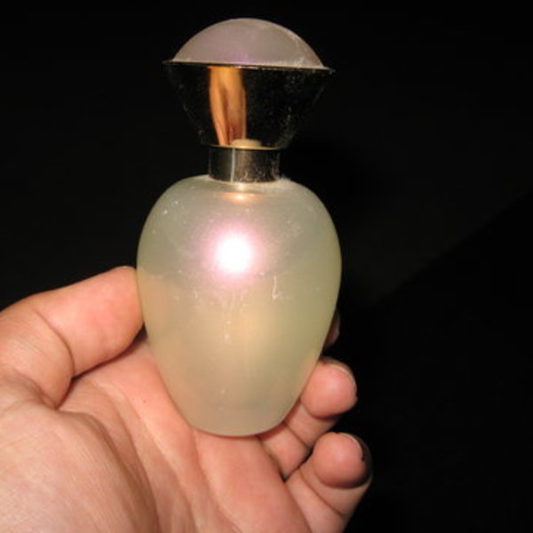 rare pearls perfume is being swapped online for free