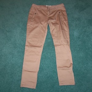 Khaki Capris is being swapped online for free