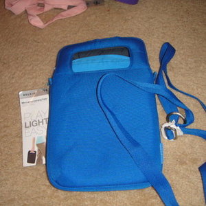 NWT - 7" tablet case is being swapped online for free