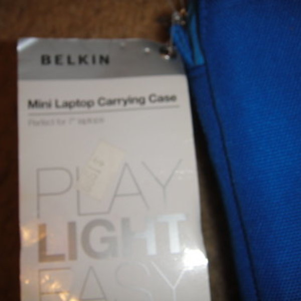 NWT - 7" tablet case is being swapped online for free