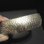 Gold bracelet with glitter  is being swapped online for free