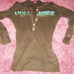 Hollister Top is being swapped online for free