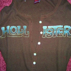 Hollister Top is being swapped online for free