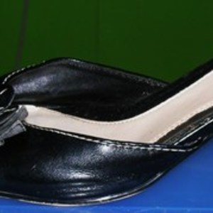 Black slider pump is being swapped online for free