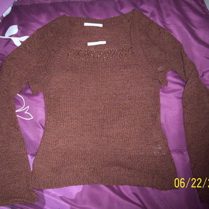 2pc Italian sweater is being swapped online for free