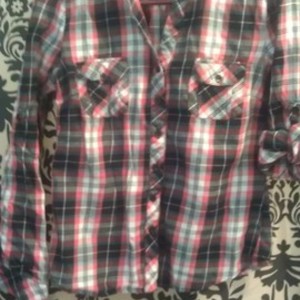 plaid button up f21 is being swapped online for free