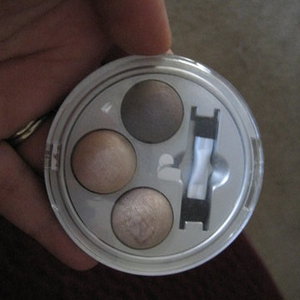 physicians formula eyeshadow trio is being swapped online for free