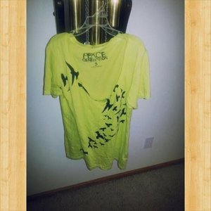Neon Sparrow Top is being swapped online for free