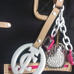 Juicy Couture *Reserved* is being swapped online for free