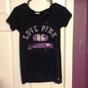 Vs pink top is being swapped online for free