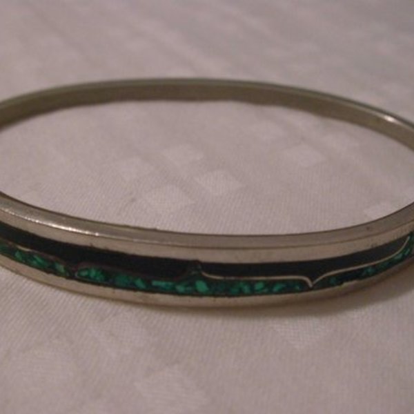 Green / Black / Silver Bracelet is being swapped online for free