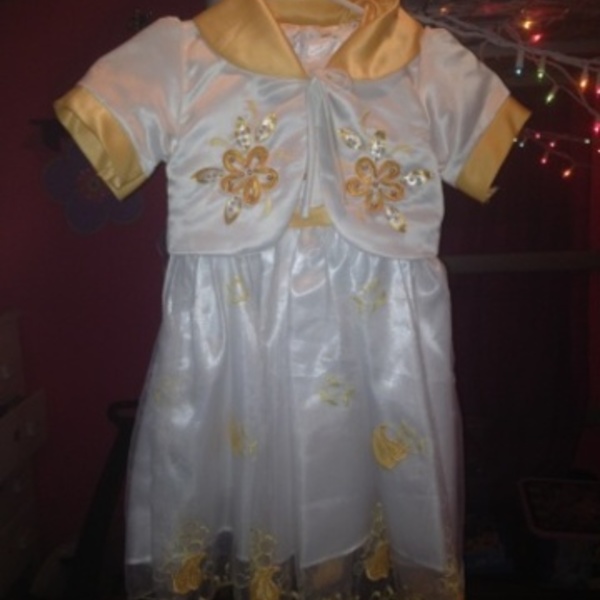 White and Yellow 3t Easter Dress is being swapped online for free