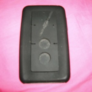 Blk silicone i-Phone/iPod touch case is being swapped online for free