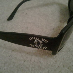 Chanel sunglasses is being swapped online for free