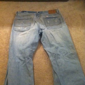 Men's American eagle jeans is being swapped online for free