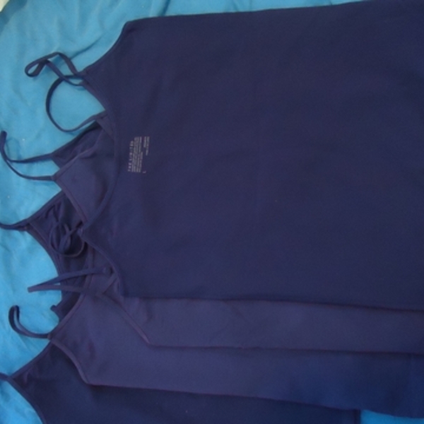 Lots of The Limited dark purple Tanks is being swapped online for free