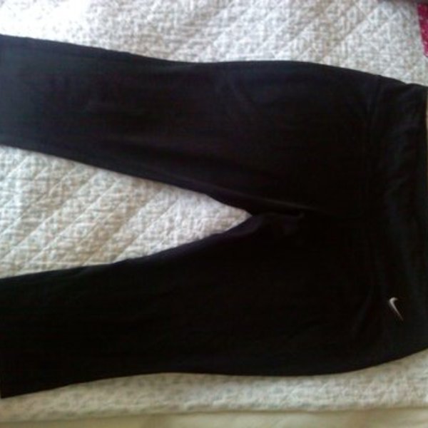 Nike Tight Fitted Yoga Pants Black L (M) is being swapped online for free