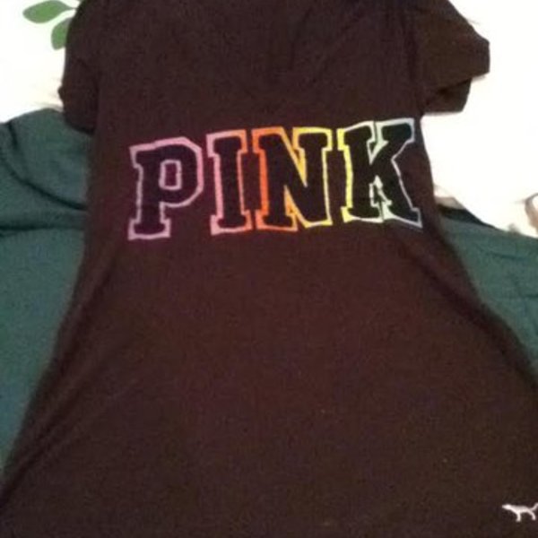 VS PINK tee is being swapped online for free