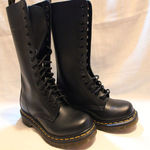 doc martin 14 hole boots size 8 ladies is being swapped online for free