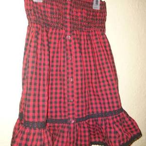 Charlotte Russe top S is being swapped online for free