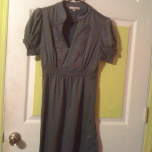 Grey Dress is being swapped online for free