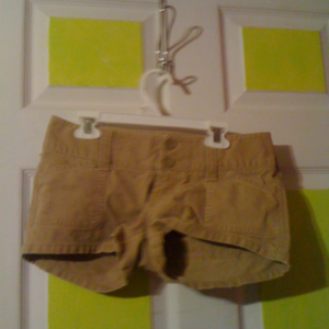 Brown Abercrombie Shorts is being swapped online for free