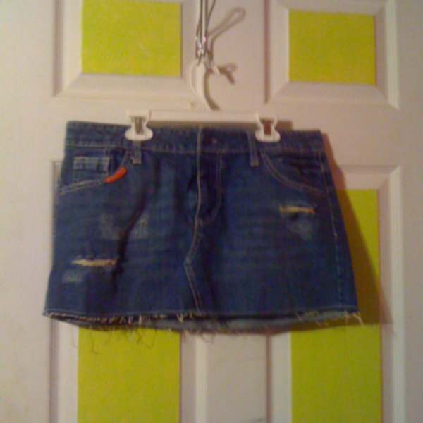 Cute AE Bluejean Mini Skirt sz.8 is being swapped online for free