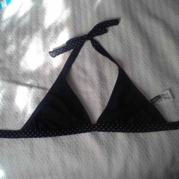 Roxy Bikini Top is being swapped online for free