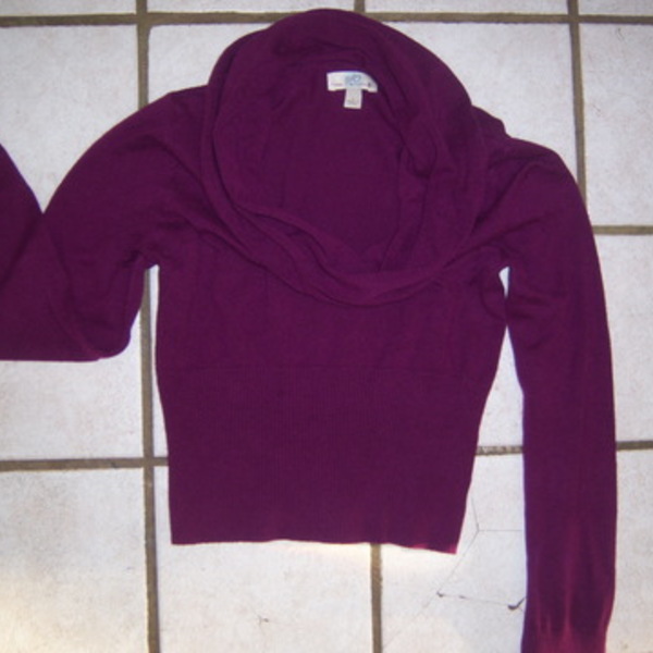 SMALL to MEDIUM sweater cowl NECK is being swapped online for free