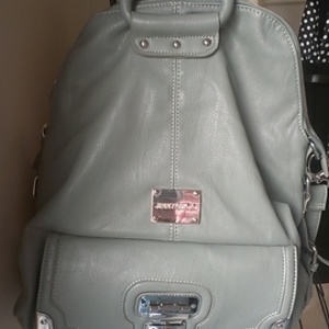 Jimmy Choo Replica Purse/Handbag is being swapped online for free