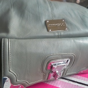 Jimmy Choo Replica Purse/Handbag is being swapped online for free