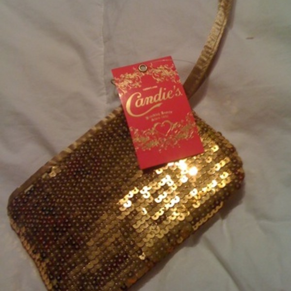 Gold Clutch is being swapped online for free