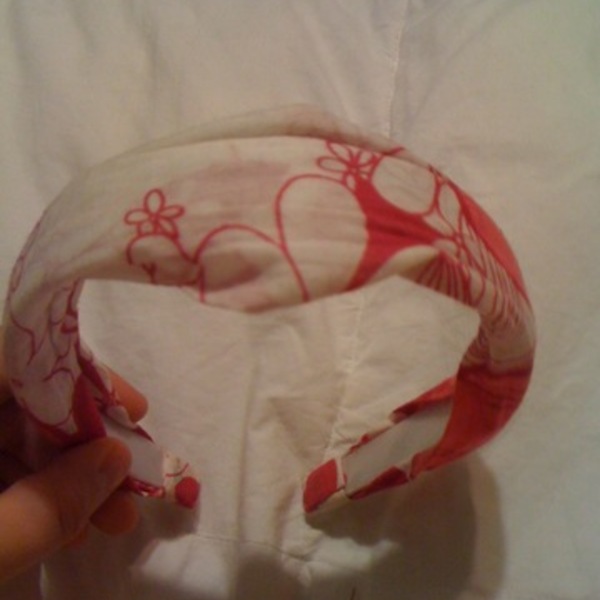 pink flowered headband  is being swapped online for free