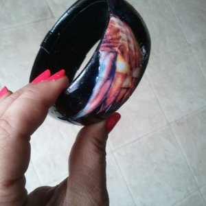 bangle for jess is being swapped online for free