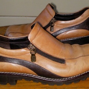 Donald J Pliner Italian Leather Dress Shoes 7 M is being swapped online for free