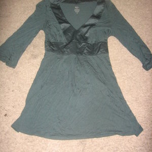 Hold for Patty: Pretty Green Top Size Small is being swapped online for free