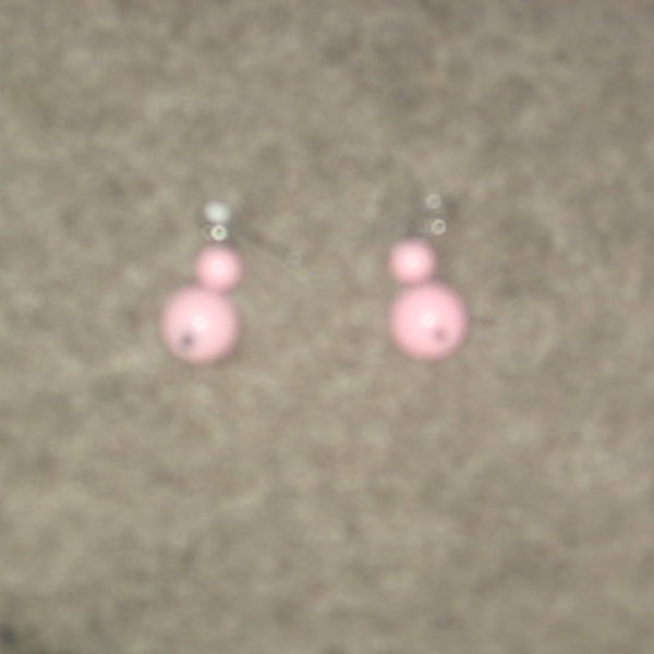 Pink Earrings is being swapped online for free