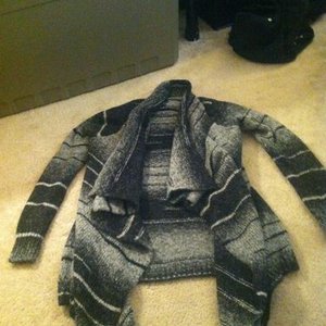 Old navy cardigan is being swapped online for free