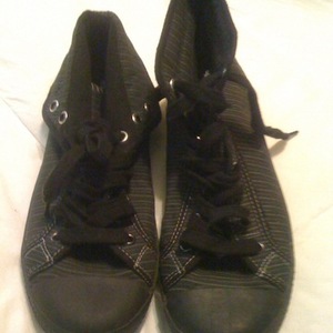 For Kiani (: is being swapped online for free