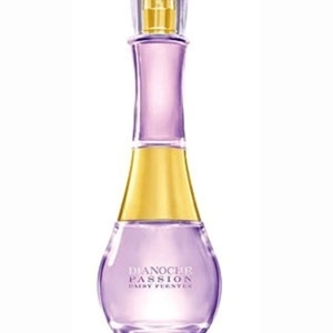daisy fuentes dianoche passion fragrance is being swapped online for free