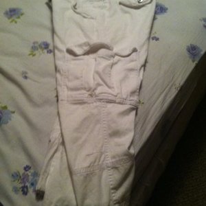 Size nine white capris  is being swapped online for free