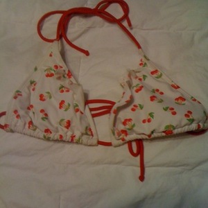 Jessica Simpson Bikini is being swapped online for free