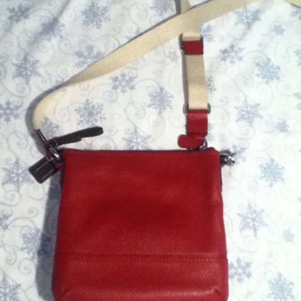 Dark Red Leather Coach Purse is being swapped online for free